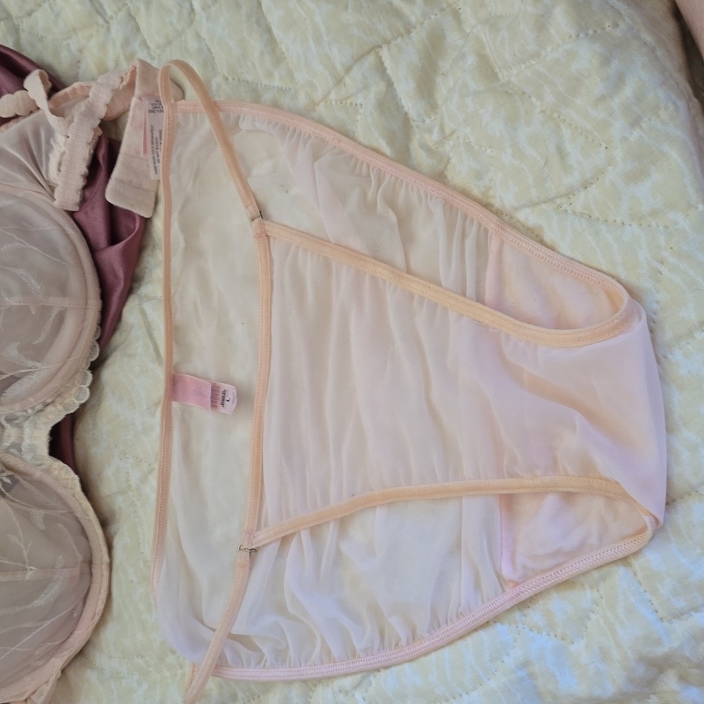 Demi Bra and Panty Set - Picture 11 of 11